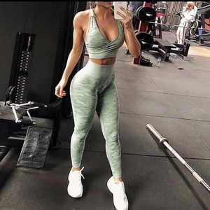 2pcs Camo Seamless highwaist leggings and sportbra